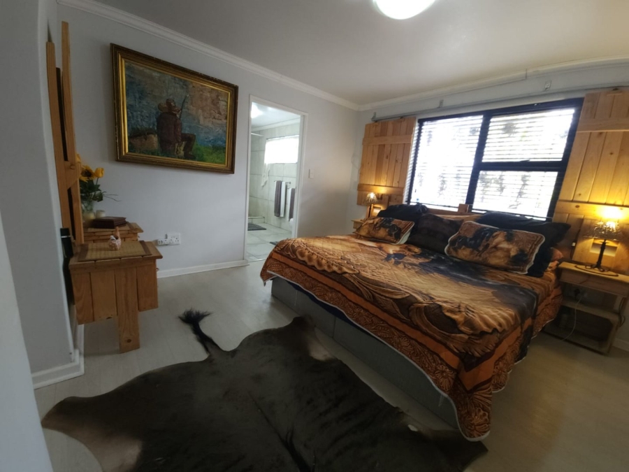 3 Bedroom Property for Sale in Loucharmante Western Cape